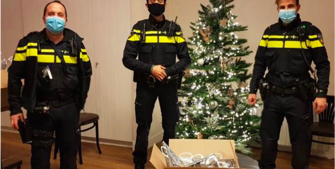 Politie in het inloophuis